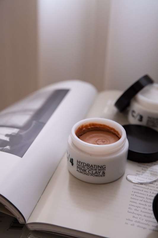 C/4-Hydrating-Facial-Scrub-with-Pink-Clay-Almond-Powder-Peeling-50ml